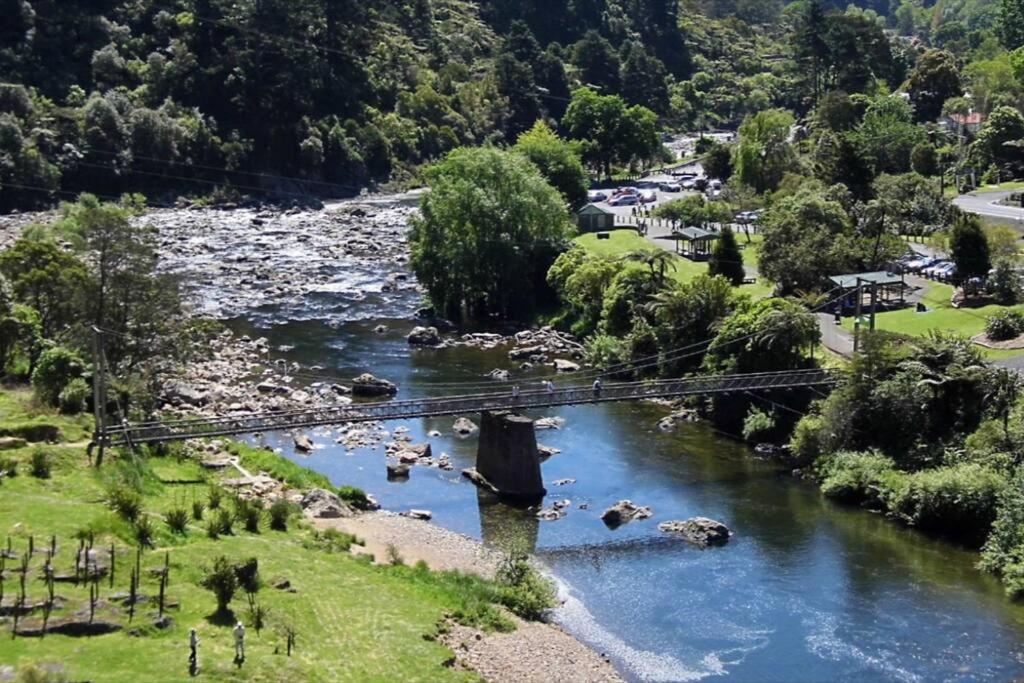 Crown Ridge Miners Cottage Karangahake Экстерьер фото