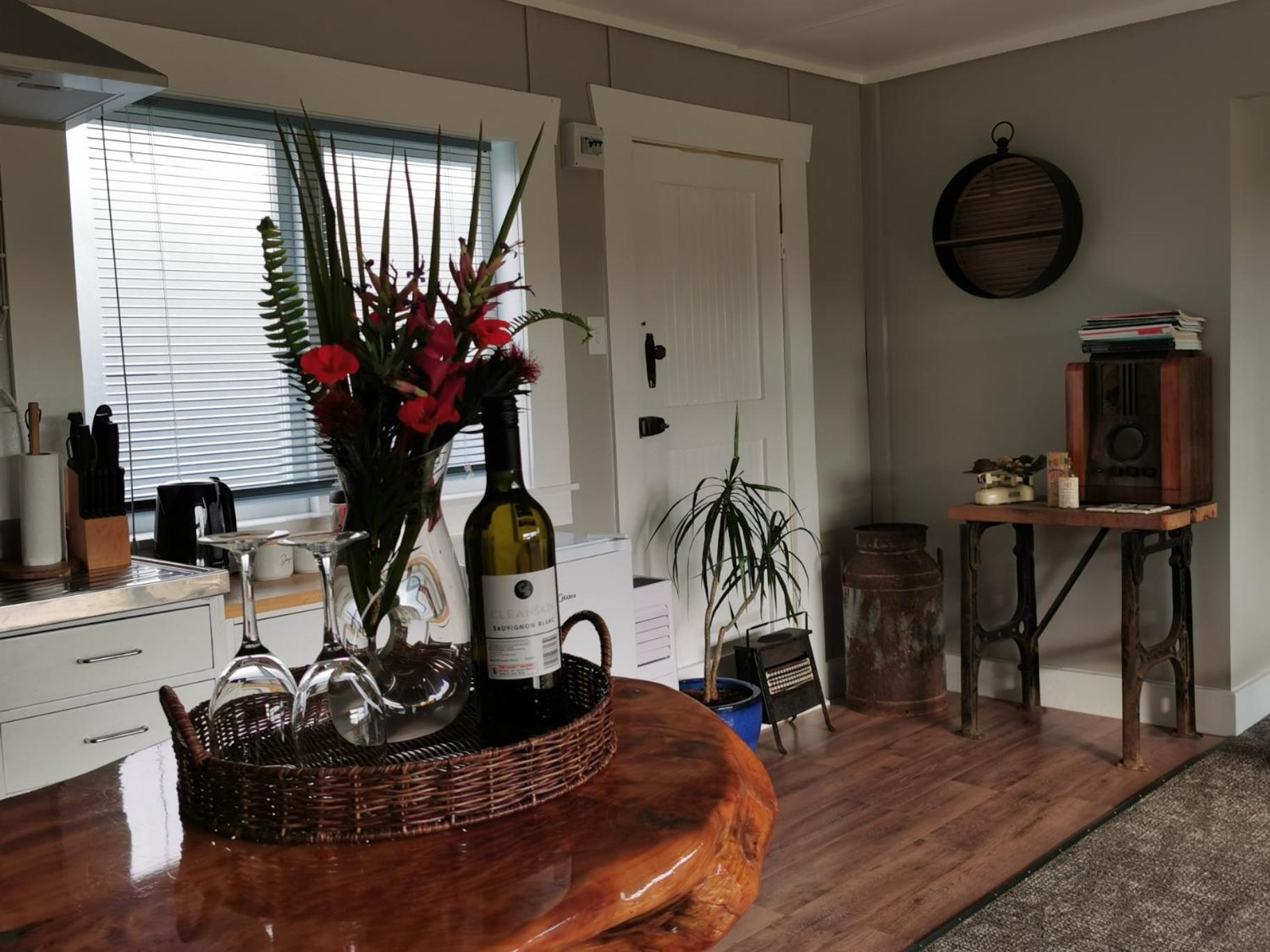 Crown Ridge Miners Cottage Karangahake Экстерьер фото
